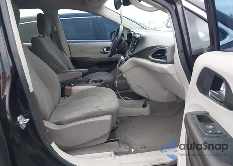 2019 Chrysler Pacifica Touring Plus z USA, uszkodzony, nr VIN 2C4RC1FGXKR700769